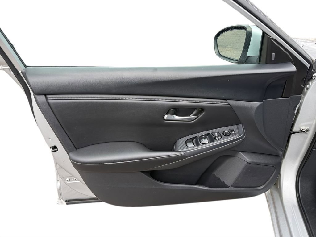 Used 2023 Nissan Sentra SV FWD image 17