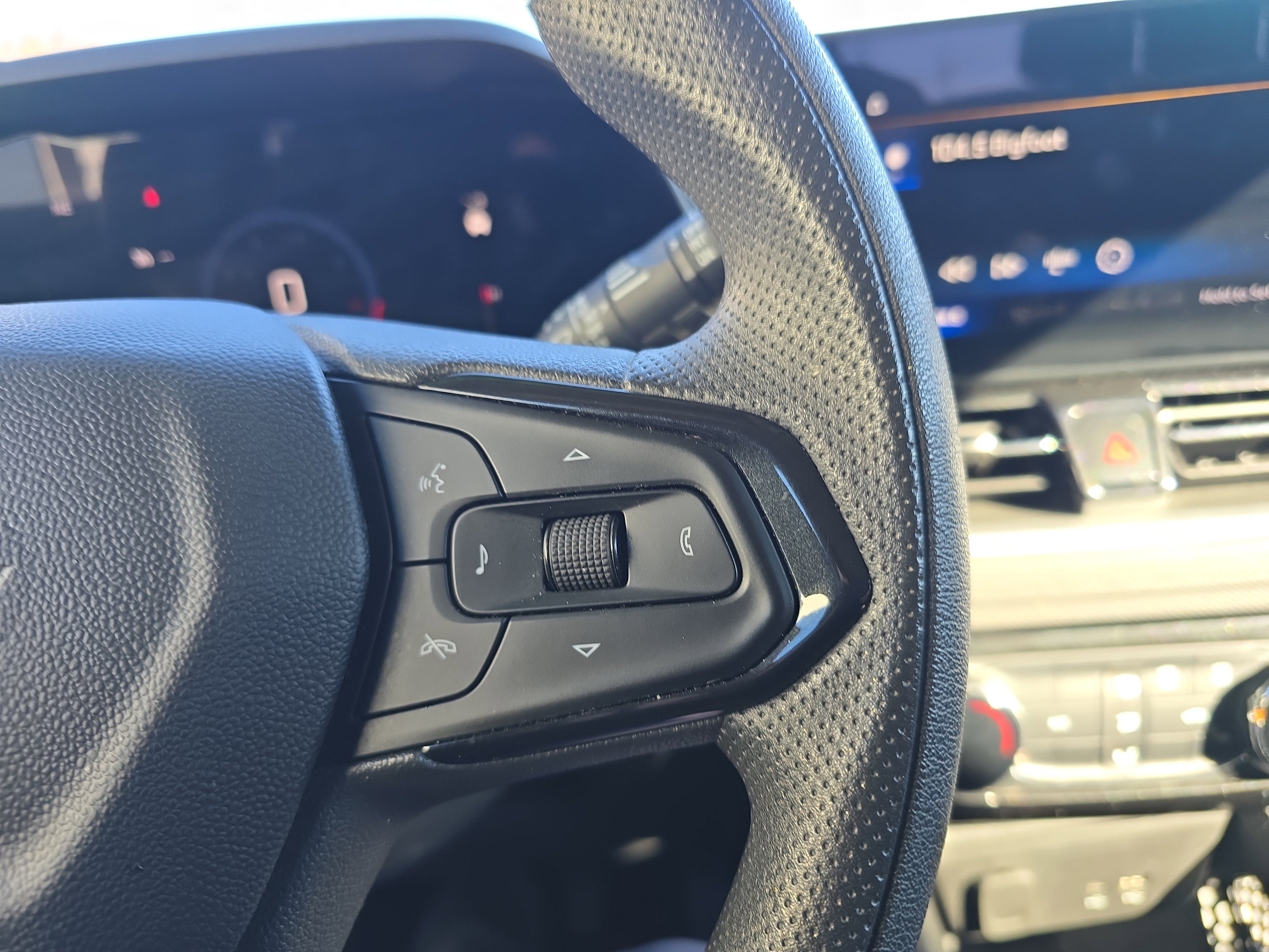 Used 2024 Chevrolet TrailBlazer LT image 21