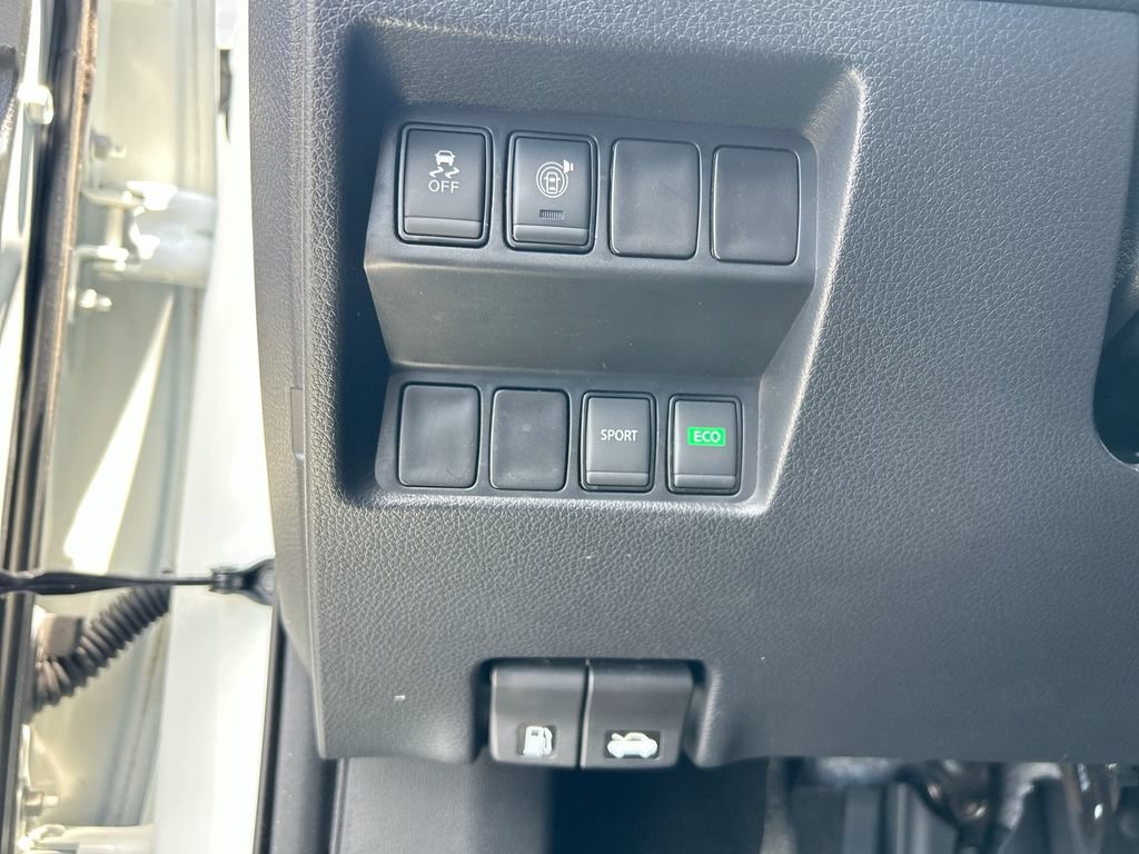 Used 2017 Nissan Rogue SV FWD image 34