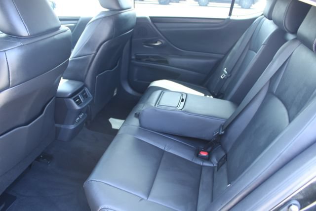 Used 2025 Lexus ES 300h w/ Premium Package FWD image 33