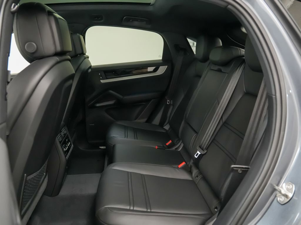 New 2026 Porsche Cayenne Coupe image 16
