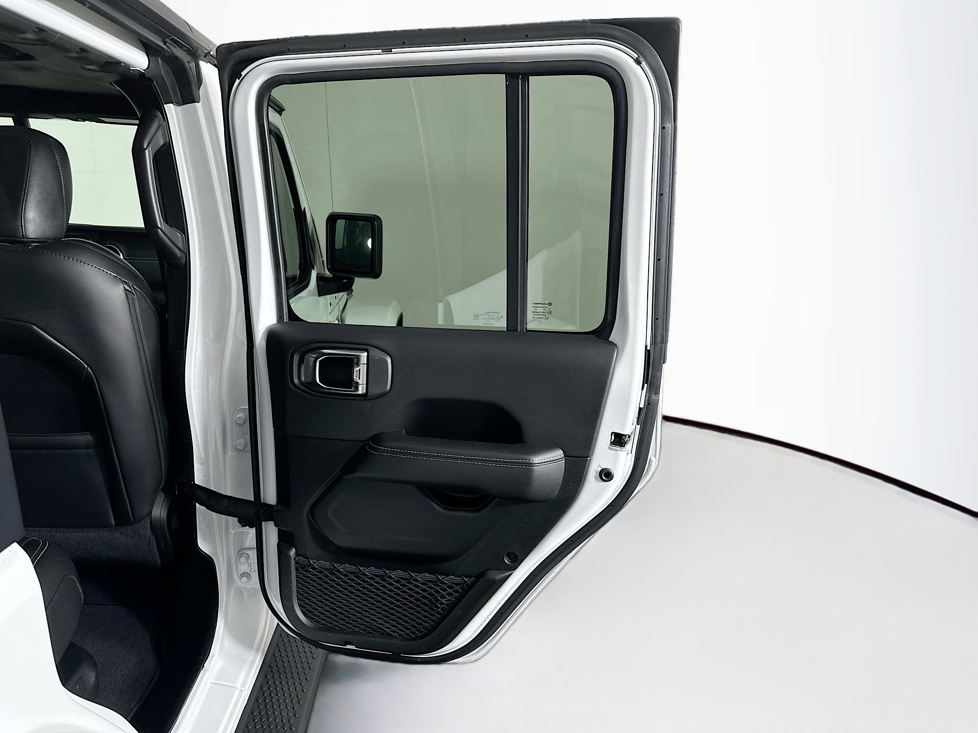Used 2023 Jeep Wrangler Sahara w/ Cold Weather Group image 29