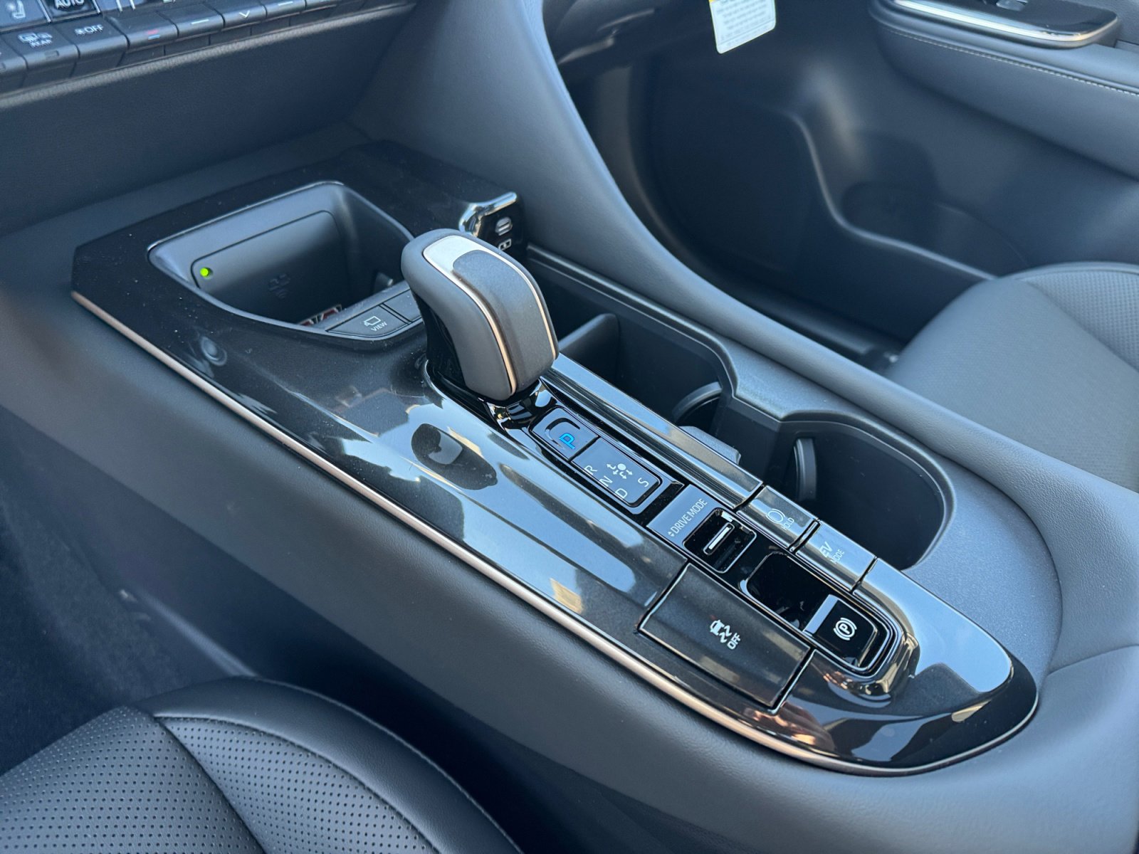 New 2026 Toyota Crown Signia AWD/4WD image 14