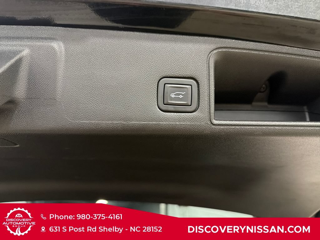 Used 2024 GMC Terrain SLT AWD/4WD image 37