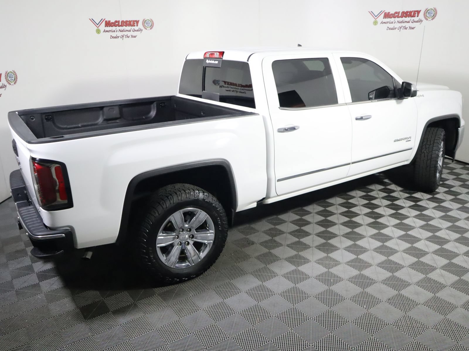 Used 2018 GMC Sierra 1500 SLT AWD/4WD image 4