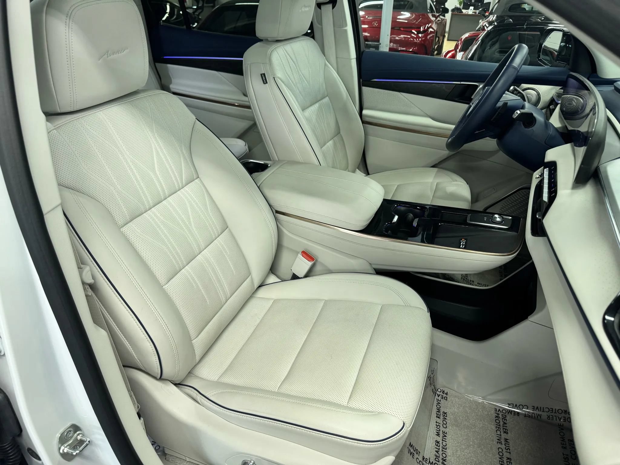 Used 2025 Buick Enclave Avenir w/ LPO, Floor Liner Package FWD image 33