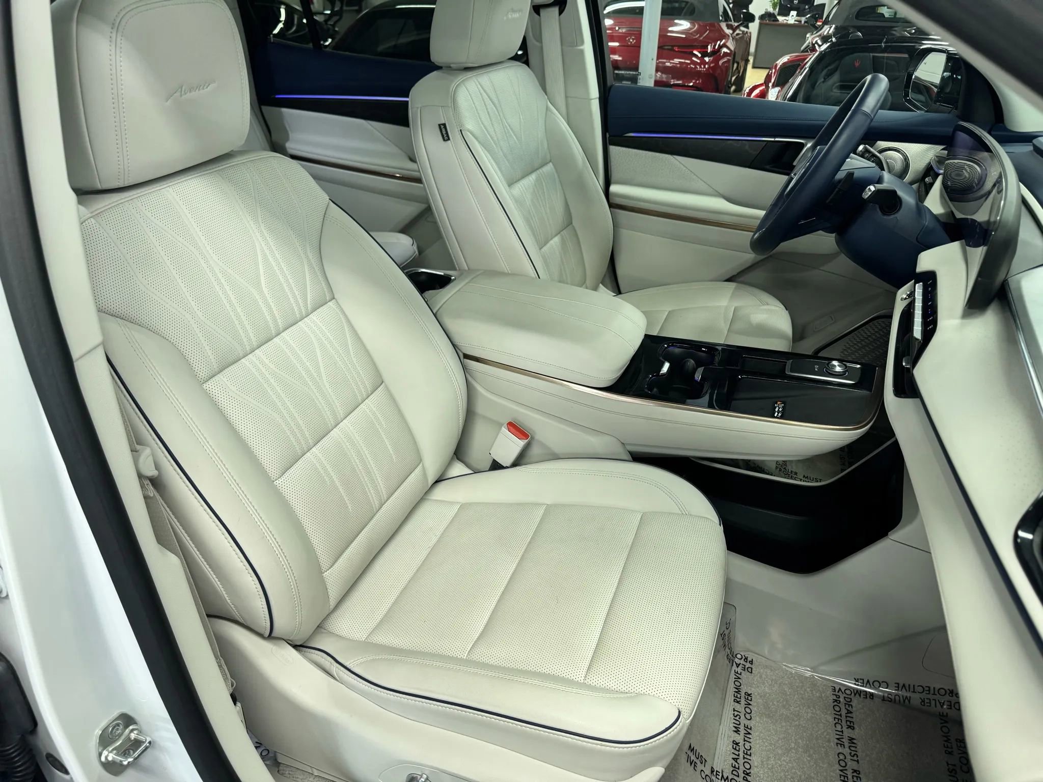 Used 2025 Buick Enclave Avenir w/ LPO, Floor Liner Package image 33