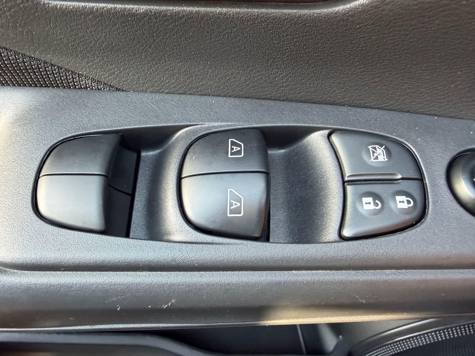 Certified 2025 Nissan Kicks Play S FWD image 15