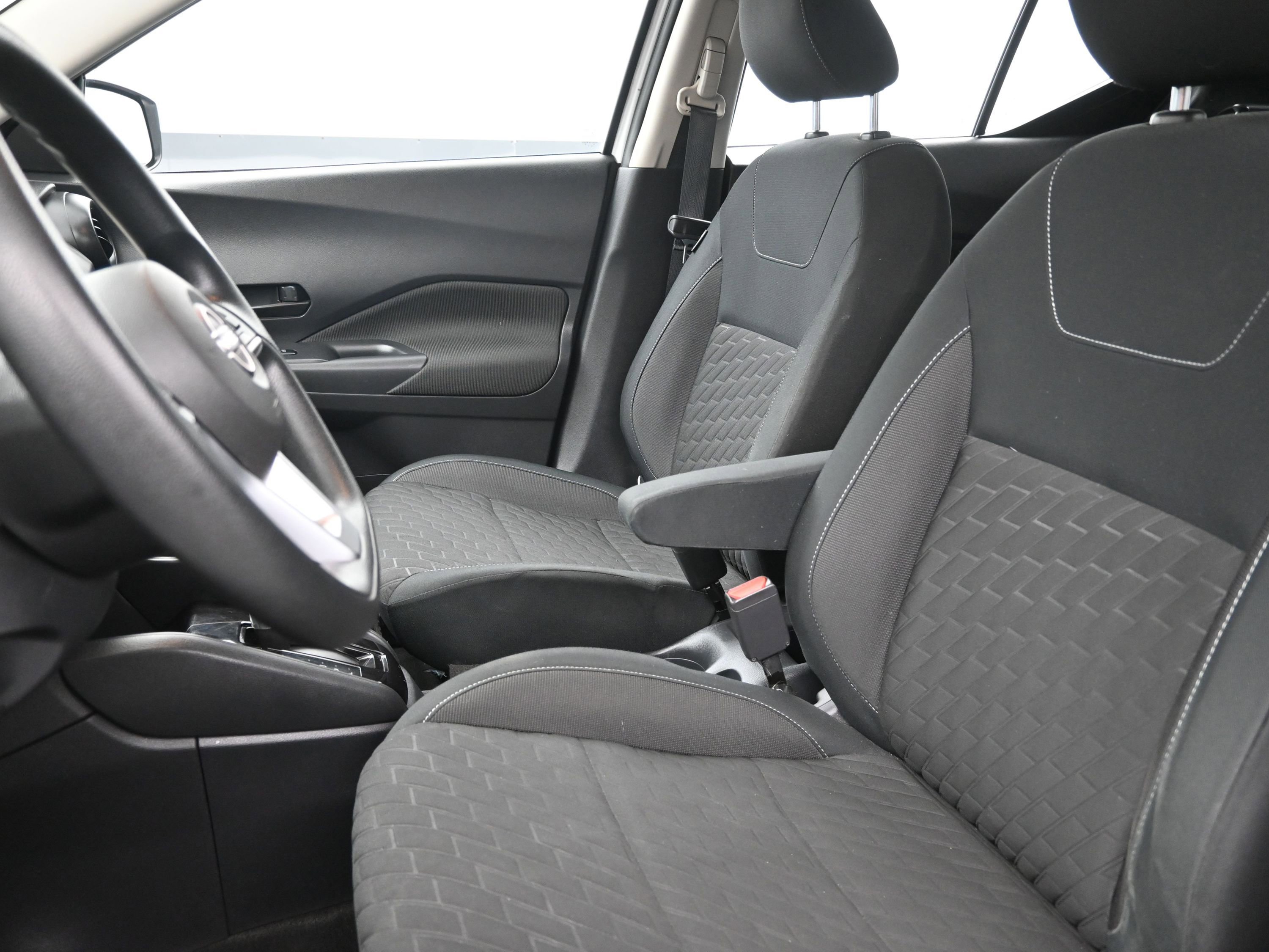 Used 2022 Nissan Kicks S FWD image 11
