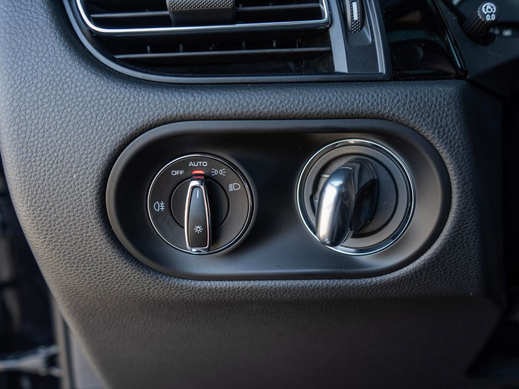 Used 2024 Porsche Macan S AWD/4WD image 20