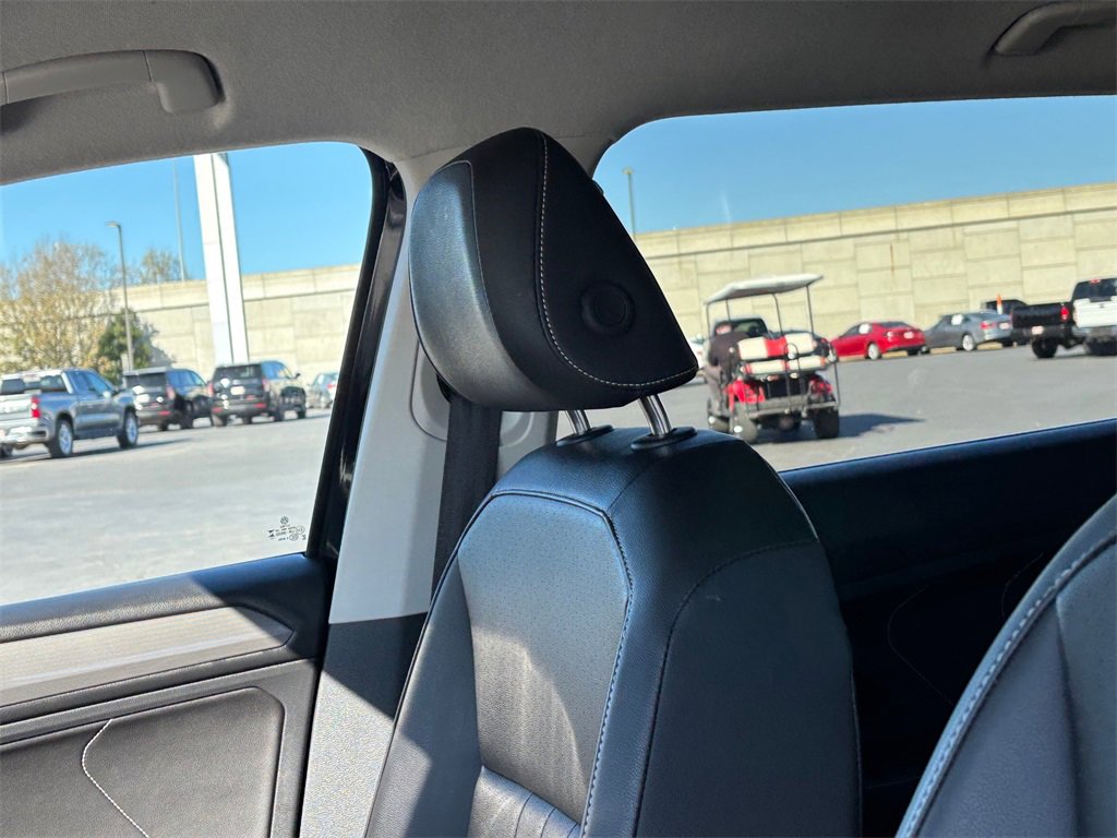 Used 2024 Volkswagen Tiguan SE image 12