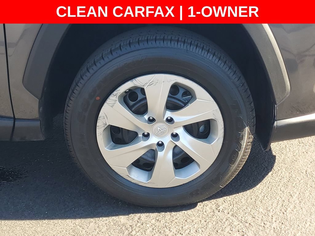 Used 2022 Toyota RAV4 LE FWD image 9