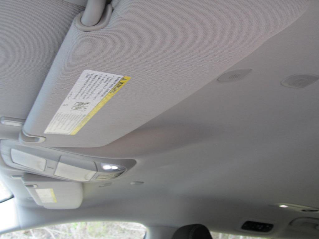 Used 2023 Chrysler Voyager LX image 24