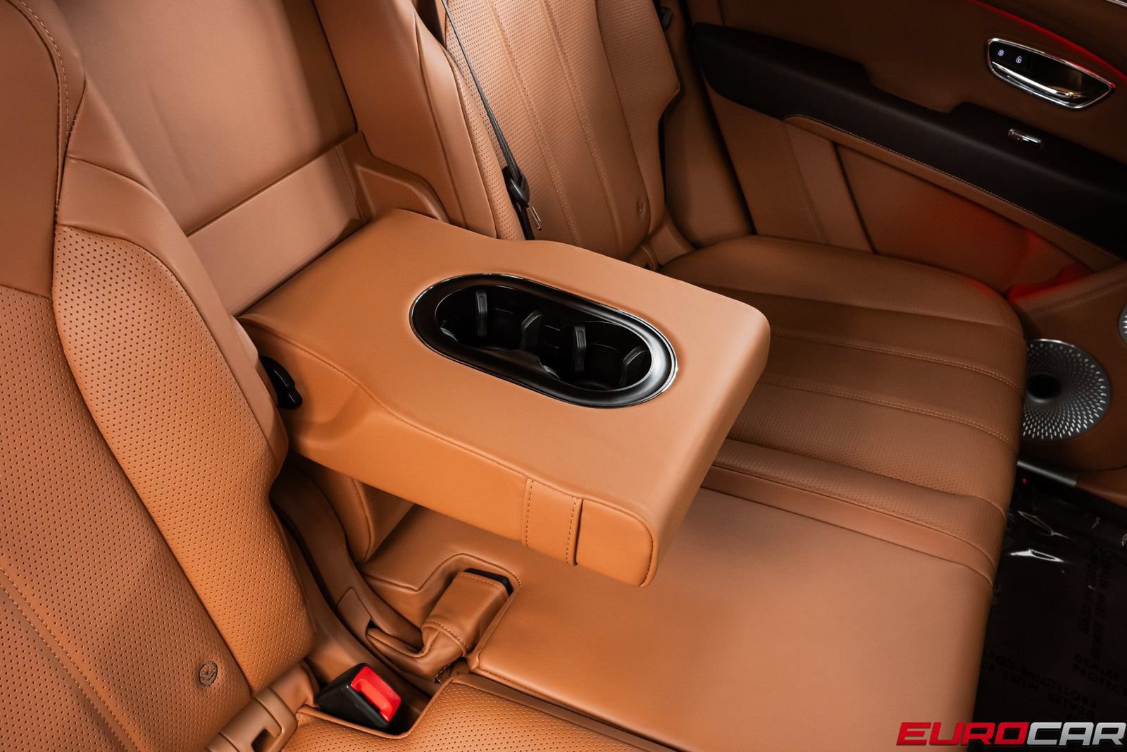 Used 2024 Bentley Bentayga AWD/4WD image 38