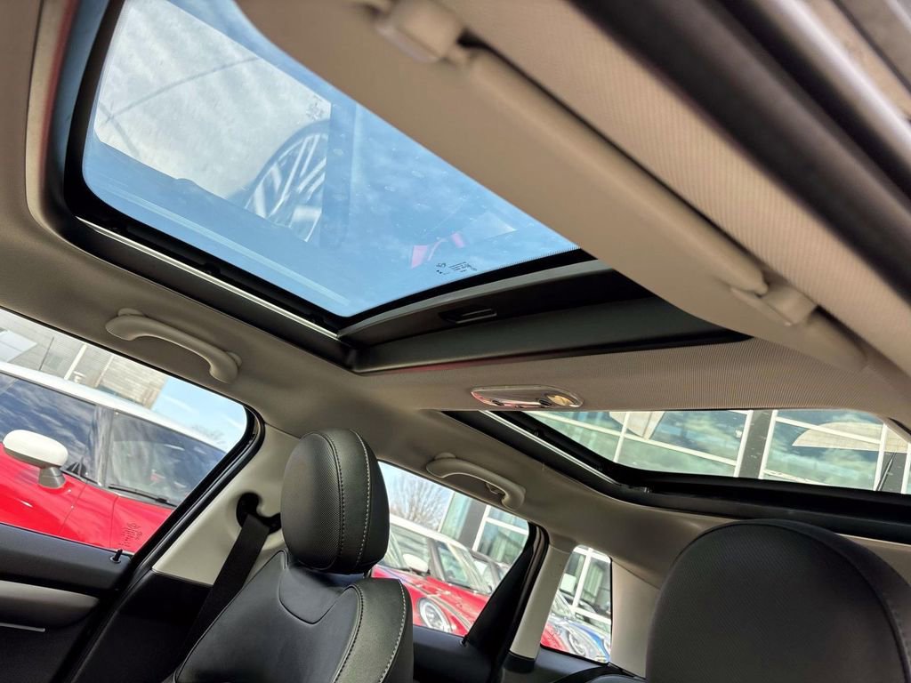 Used 2024 MINI Cooper S image 27