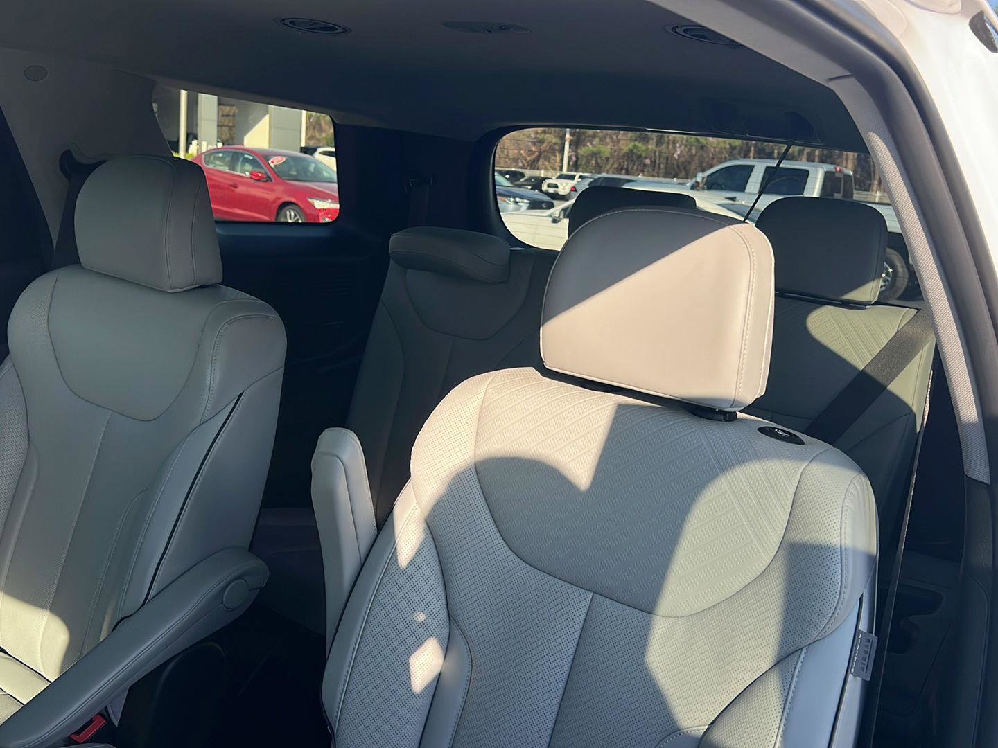 Used 2025 Hyundai Palisade SEL FWD image 33