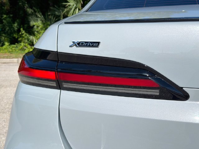 Used 2024 BMW 760i xDrive w/ Premium Package 2 AWD/4WD image 10