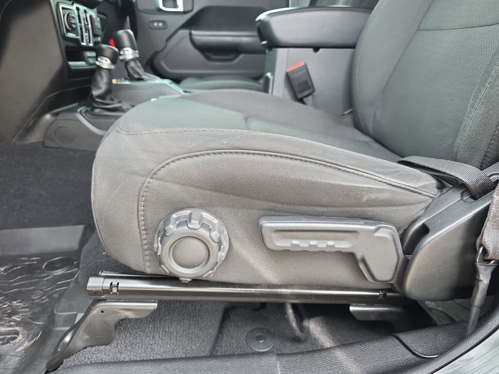 Used 2023 Jeep Wrangler Unlimited Sport AWD/4WD image 30
