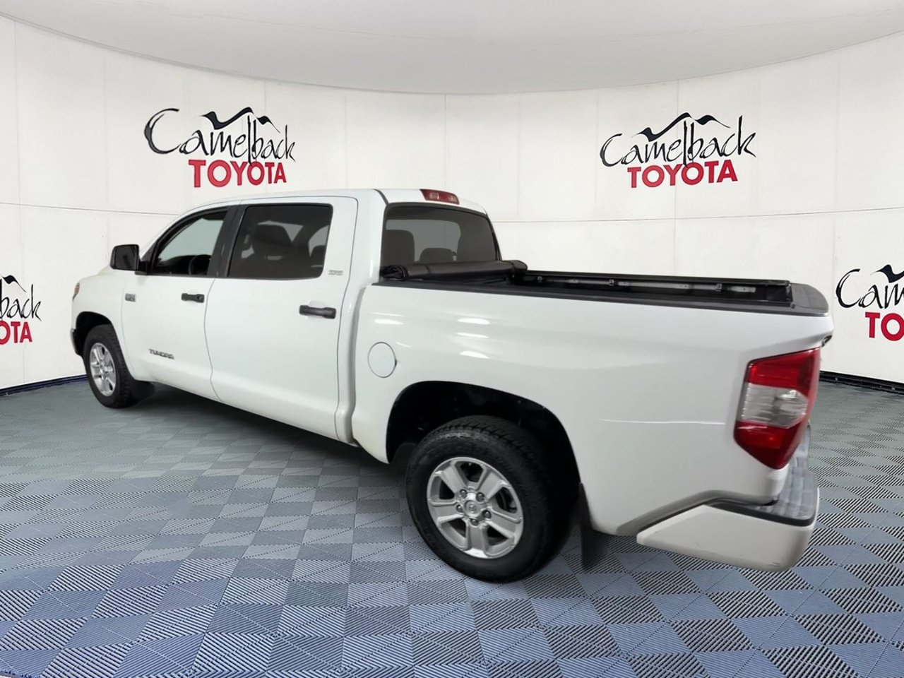 Used 2019 Toyota Tundra SR5 w/ SR5 Convenience Package RWD image 9