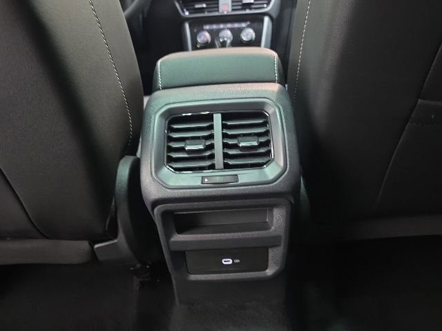 Certified 2023 Volkswagen Taos SE w/ Panoramic Sunroof Package FWD image 29