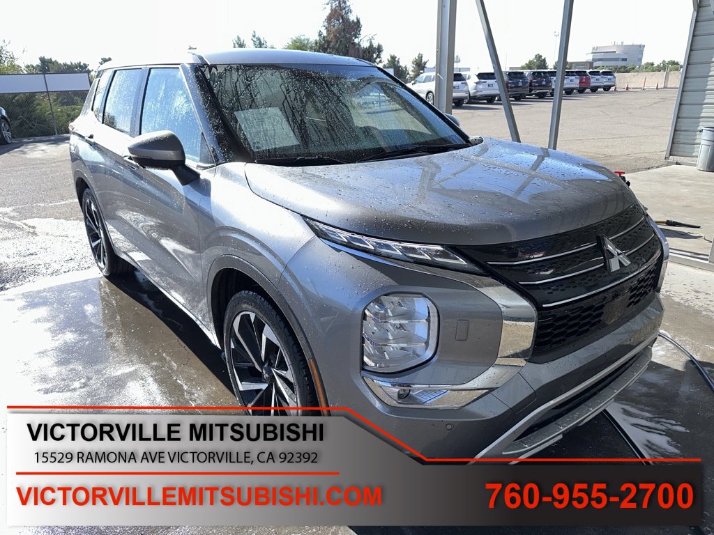 Used 2024 Mitsubishi Outlander SE