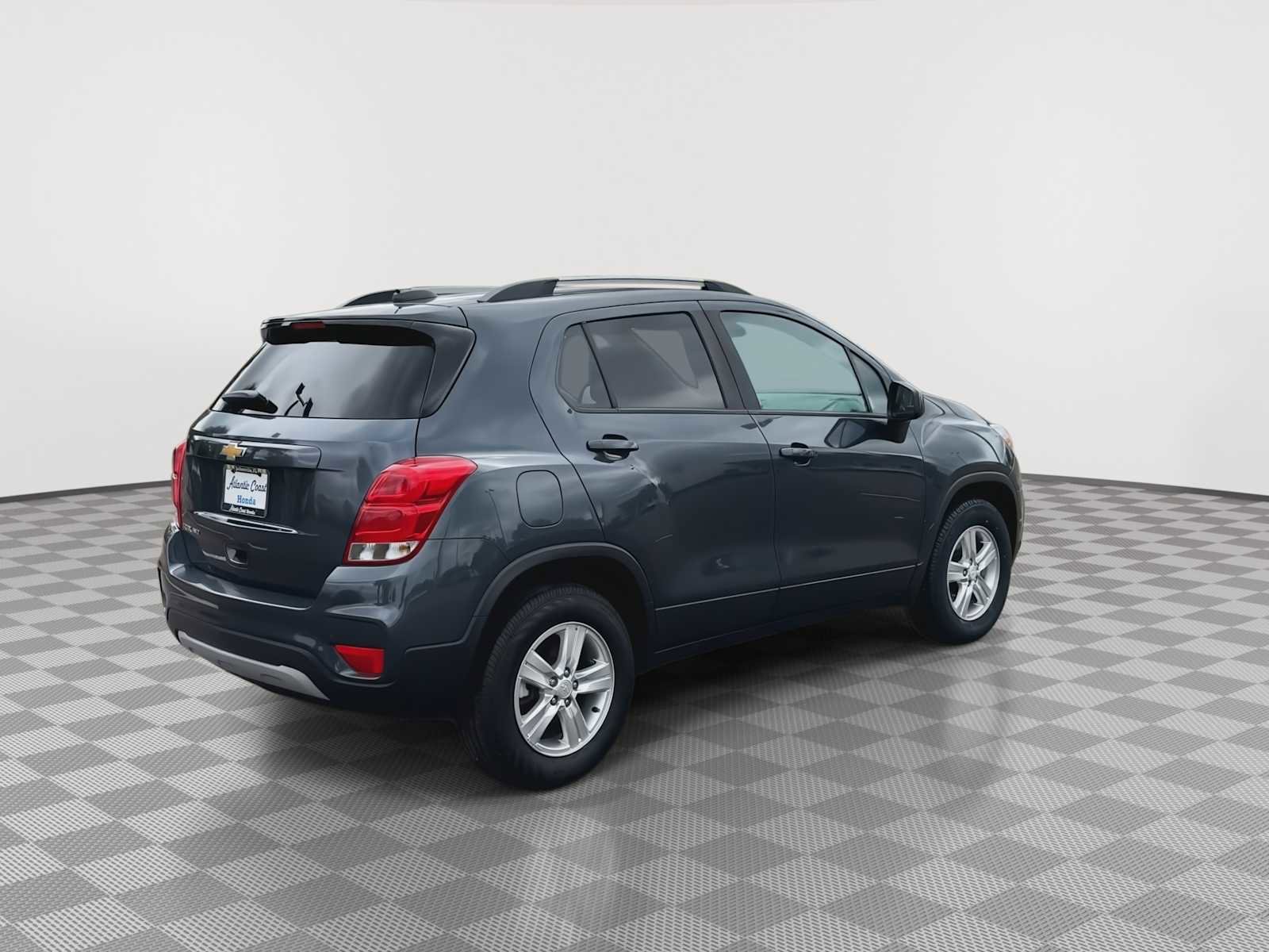 Used 2021 Chevrolet Trax LT AWD/4WD image 8