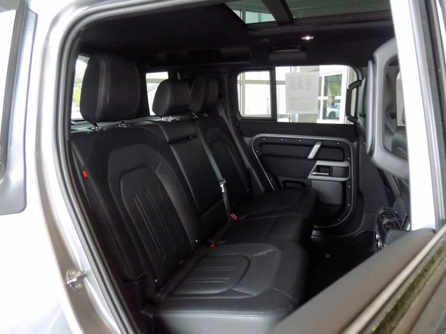 Used 2022 Land Rover Defender 110 X-Dynamic SE AWD/4WD image 23
