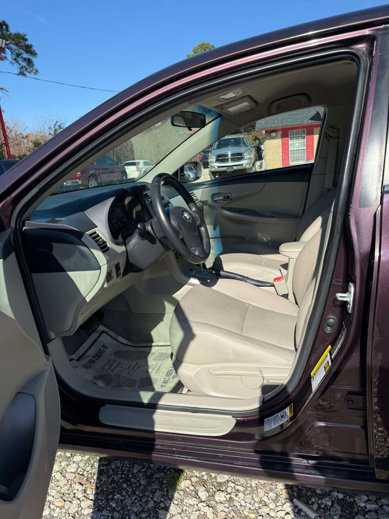 Used 2013 Toyota Corolla image 17