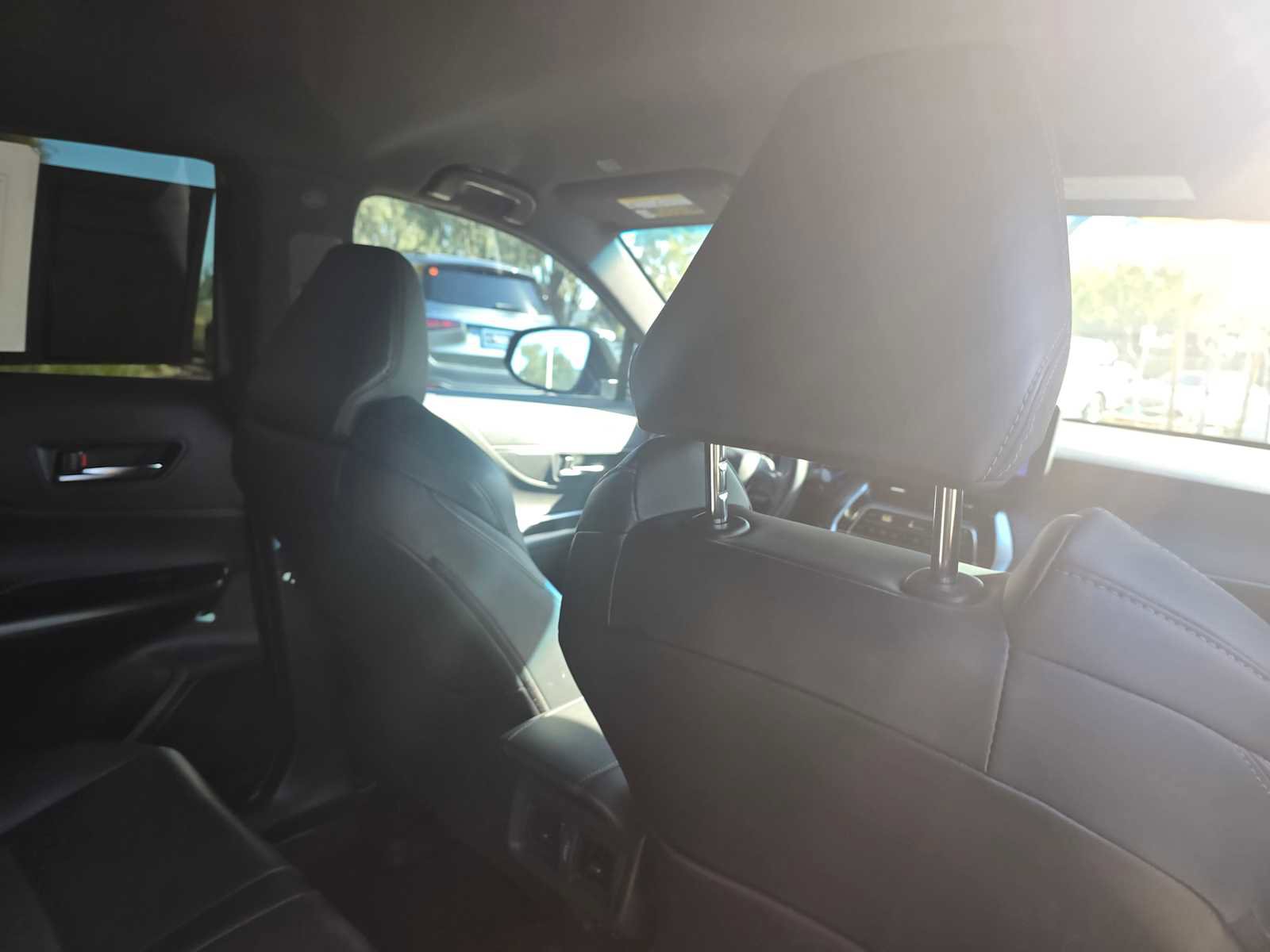 Used 2023 Toyota Venza Nightshade image 15