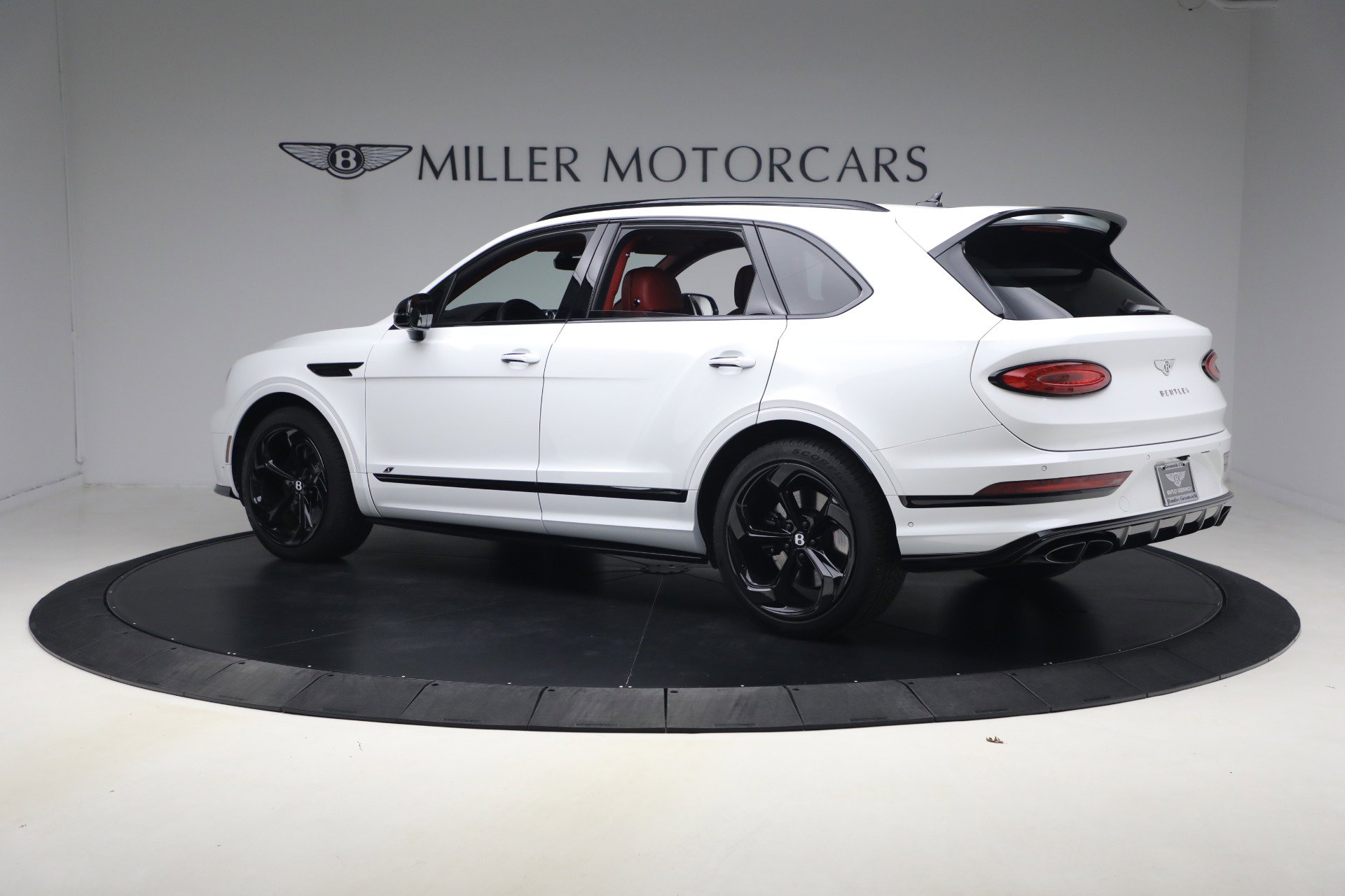 Used 2023 Bentley Bentayga AWD/4WD image 4