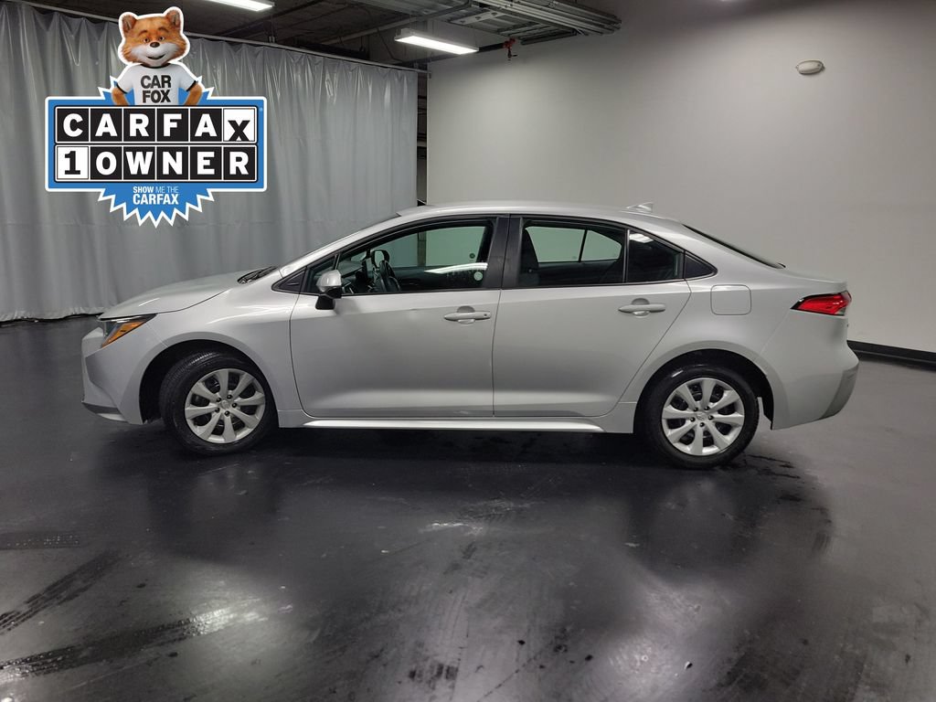 Used 2025 Toyota Corolla LE FWD image 5