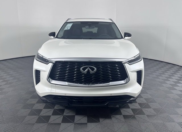 Certified 2025 INFINITI QX60 Luxe image 2