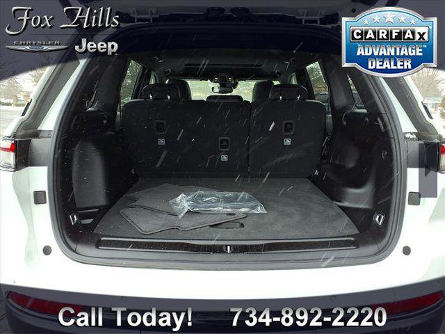 Certified 2024 Jeep Grand Cherokee Altitude AWD/4WD image 10