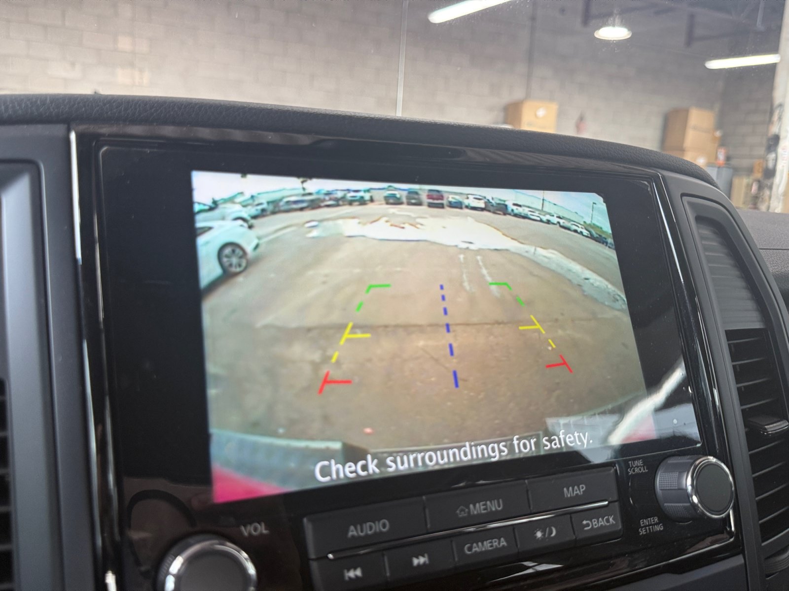 Used 2022 Nissan Titan SV w/ SV Convenience Package RWD image 20