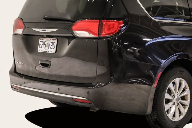 Used 2018 Chrysler Pacifica Touring Plus image 7