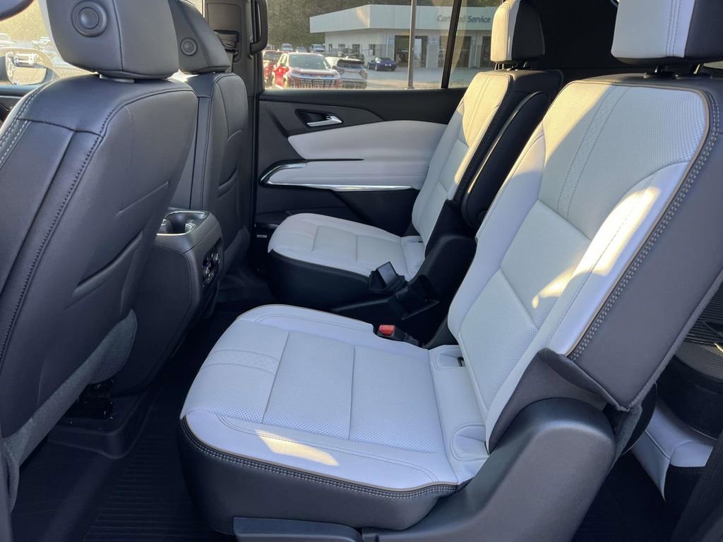 New 2026 Chevrolet Traverse High Country w/ LPO, Floor Liner Package image 15