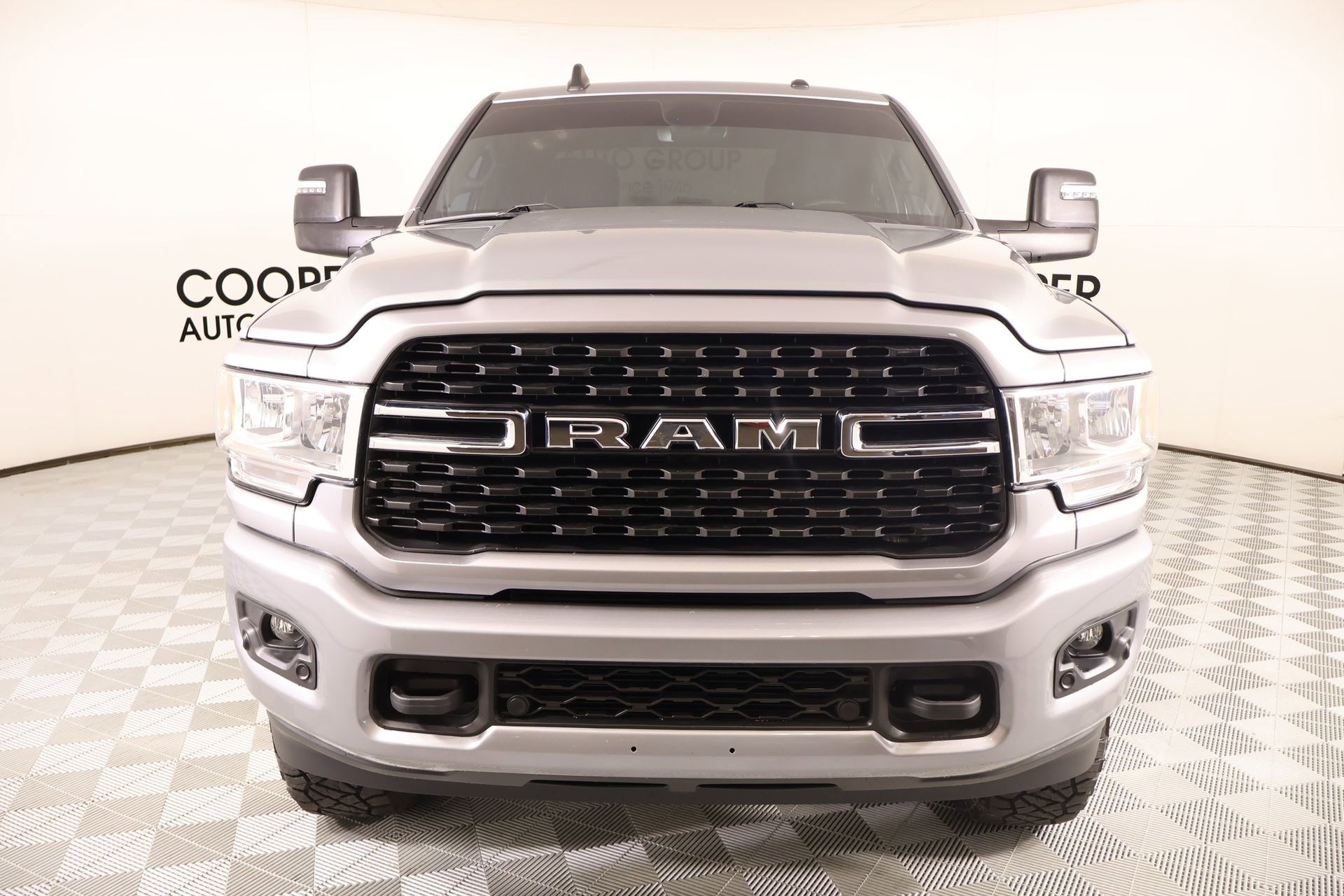 Used 2024 RAM 2500 Big Horn w/ Sport Appearance Package image 9