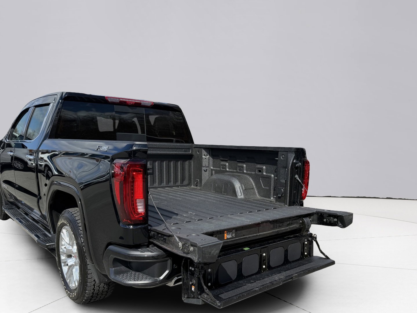 Used 2025 GMC Sierra 1500 Denali w/ Technology Package image 9