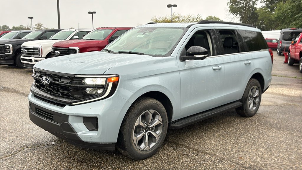 New 2027 Ford Expedition Active AWD/4WD image 2