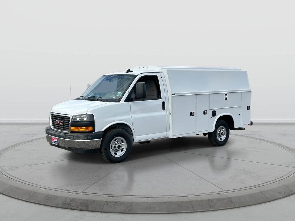 New 2025 GMC Savana 3500 w/ Power Convenience Package RWD image 4