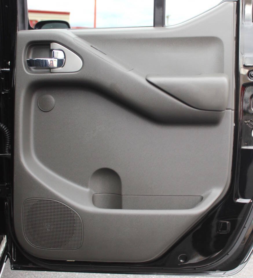 Used 2018 Nissan Frontier PRO-4X AWD/4WD image 13