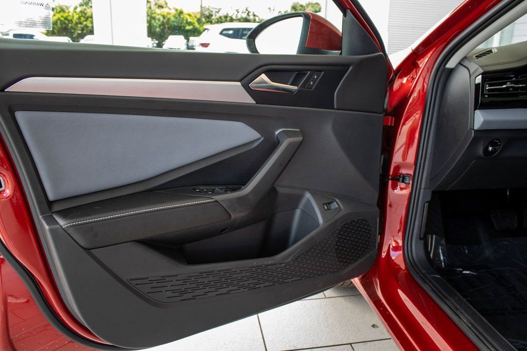 New 2025 Volkswagen Jetta SE image 25