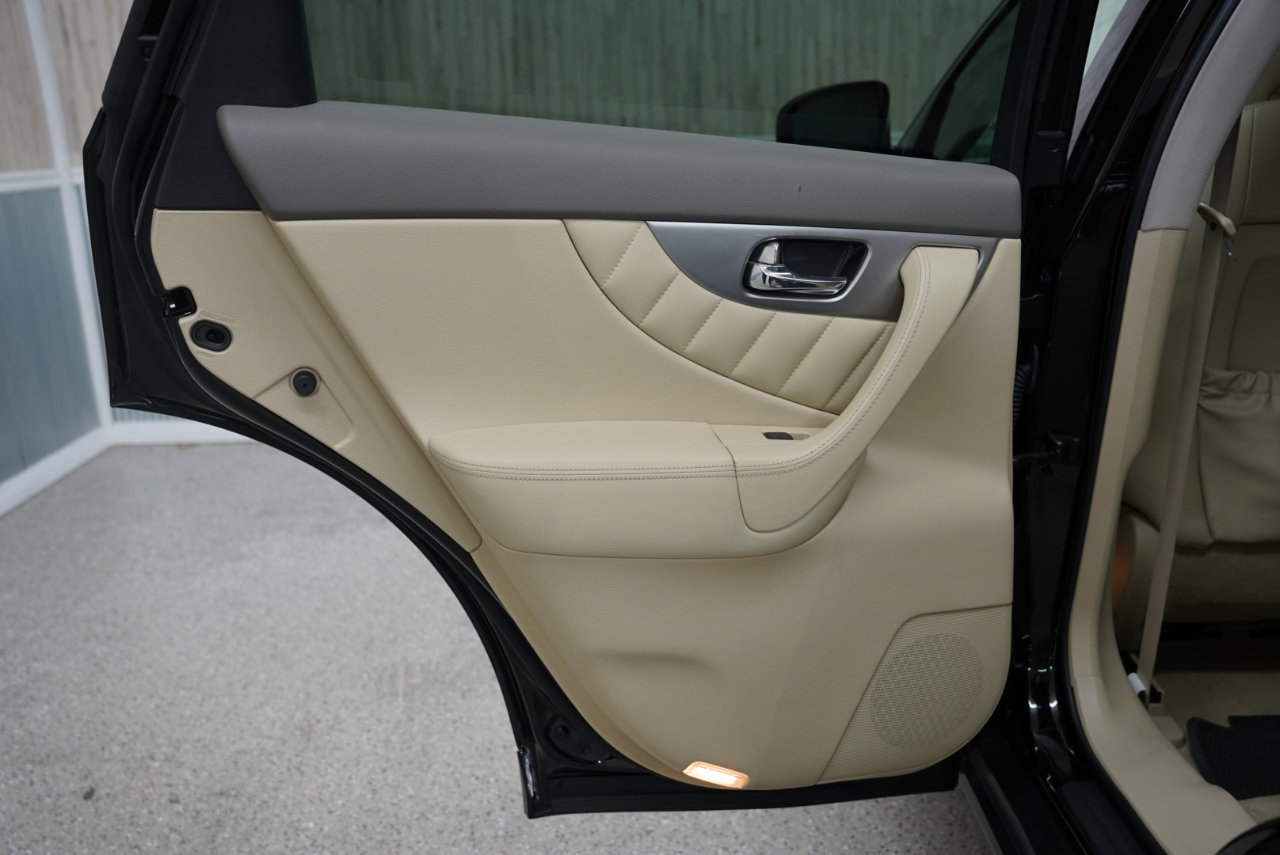 Used 2016 INFINITI QX70 AWD w/ Premium Package image 34