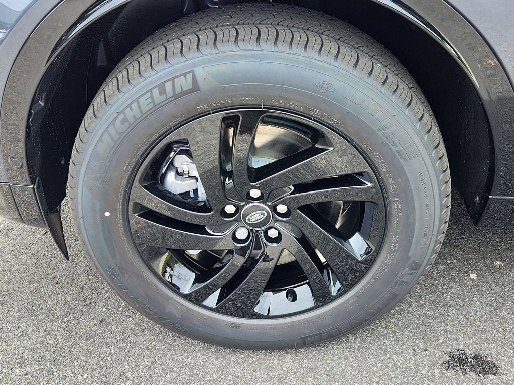 New 2026 Land Rover Discovery Sport Landmark image 9