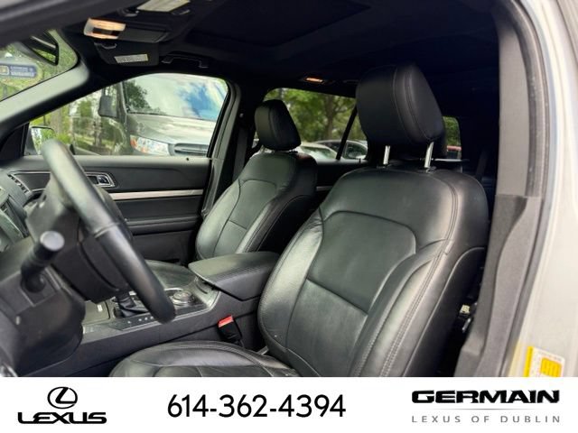 Used 2018 Ford Explorer XLT w/ Equipment Group 202A AWD/4WD image 11