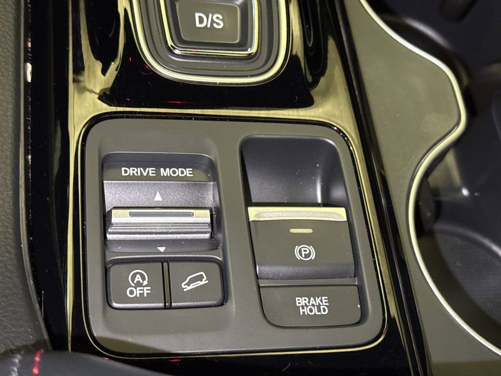 Certified 2025 Honda Pilot Black Edition image 31