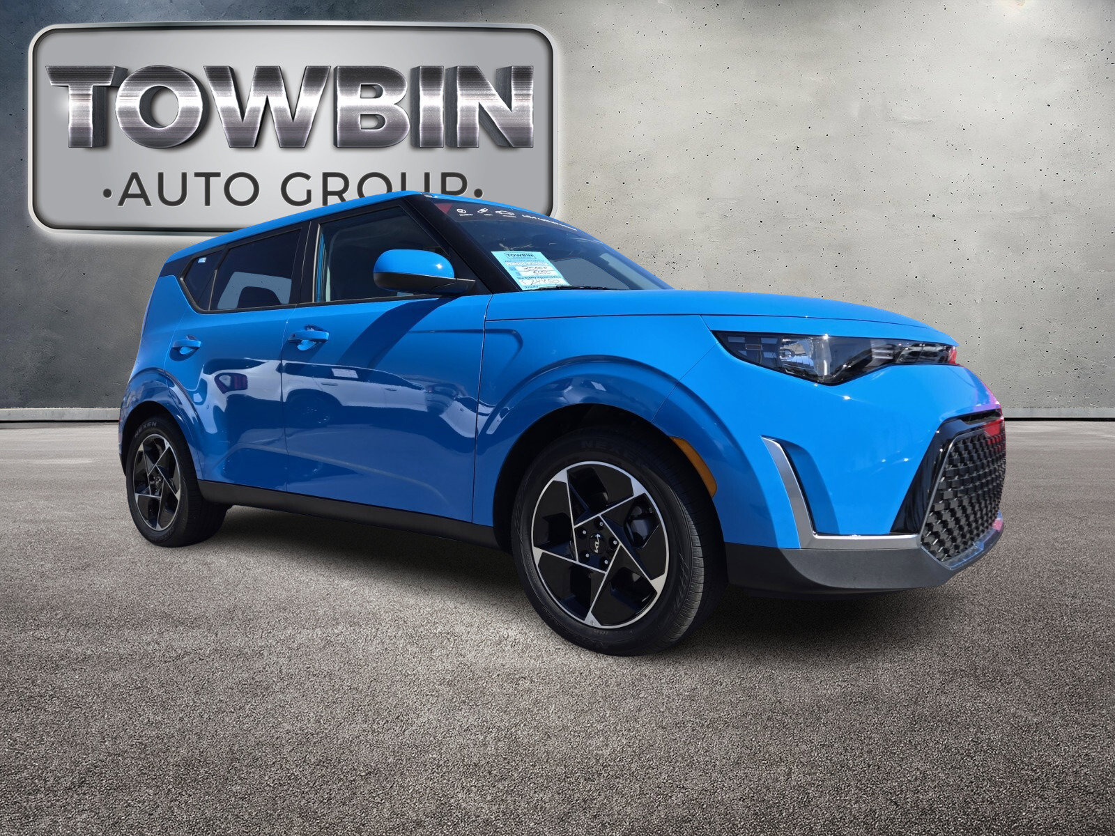 Certified 2025 Kia Soul EX image 2