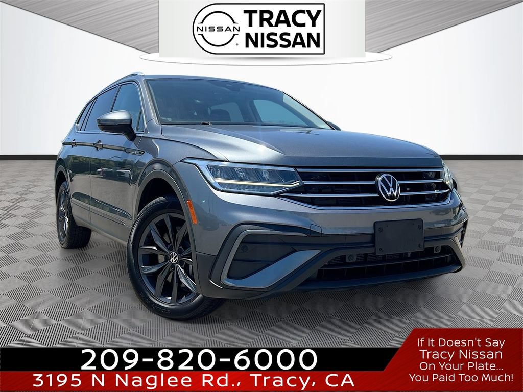 Used 2022 Volkswagen Tiguan SE FWD image 1