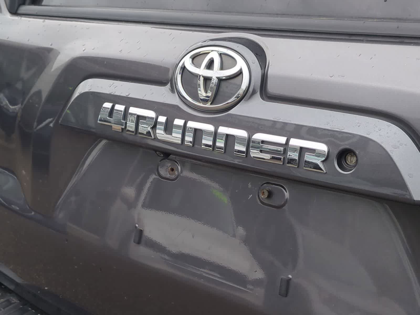 Used 2014 Toyota 4Runner SR5 AWD/4WD image 12