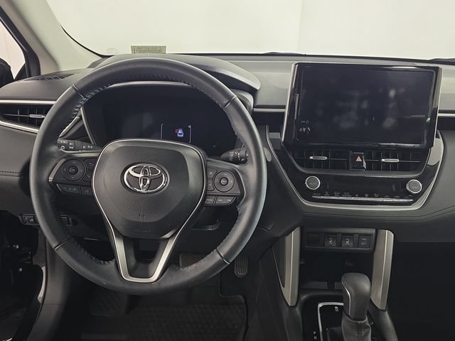 Used 2024 Toyota Corolla Cross XLE w/ Convenience Package AWD/4WD image 11